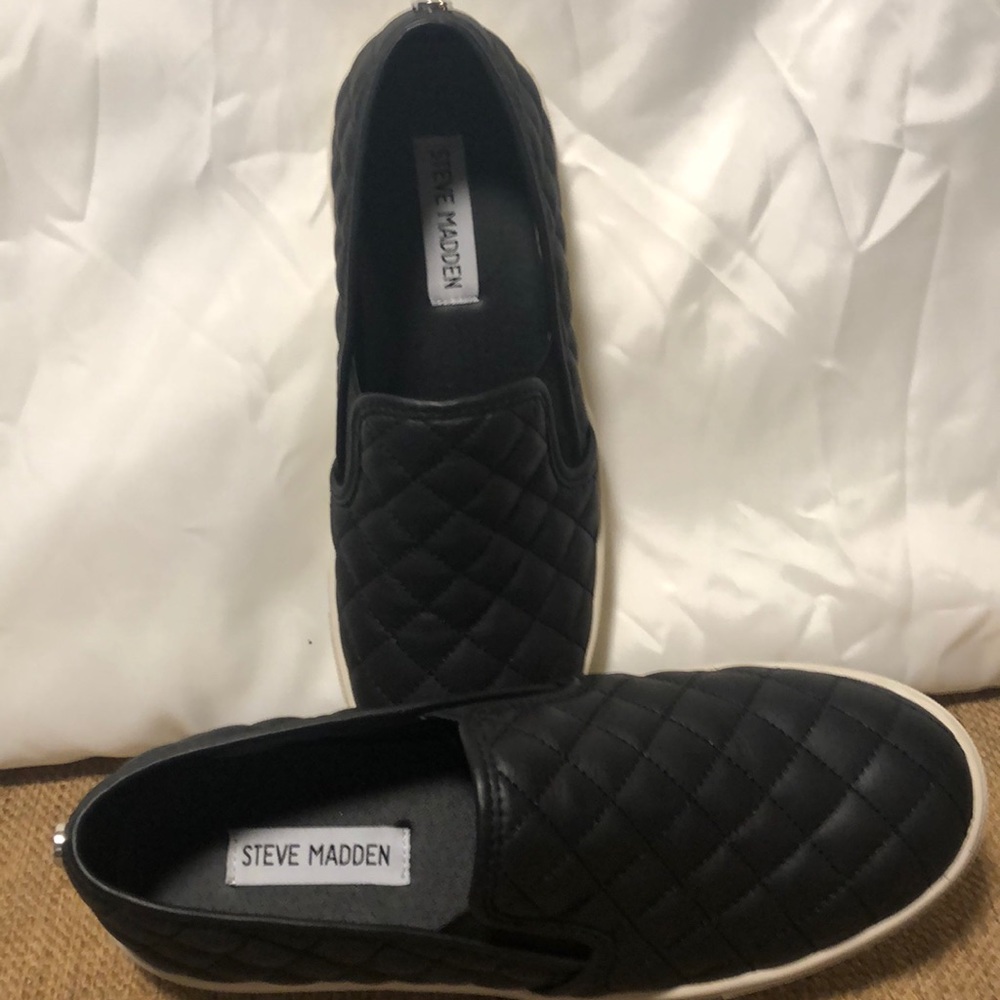 Quilted slip on Casual shoes